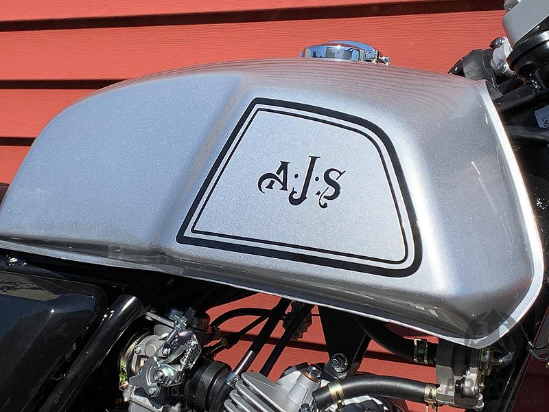 AJS001